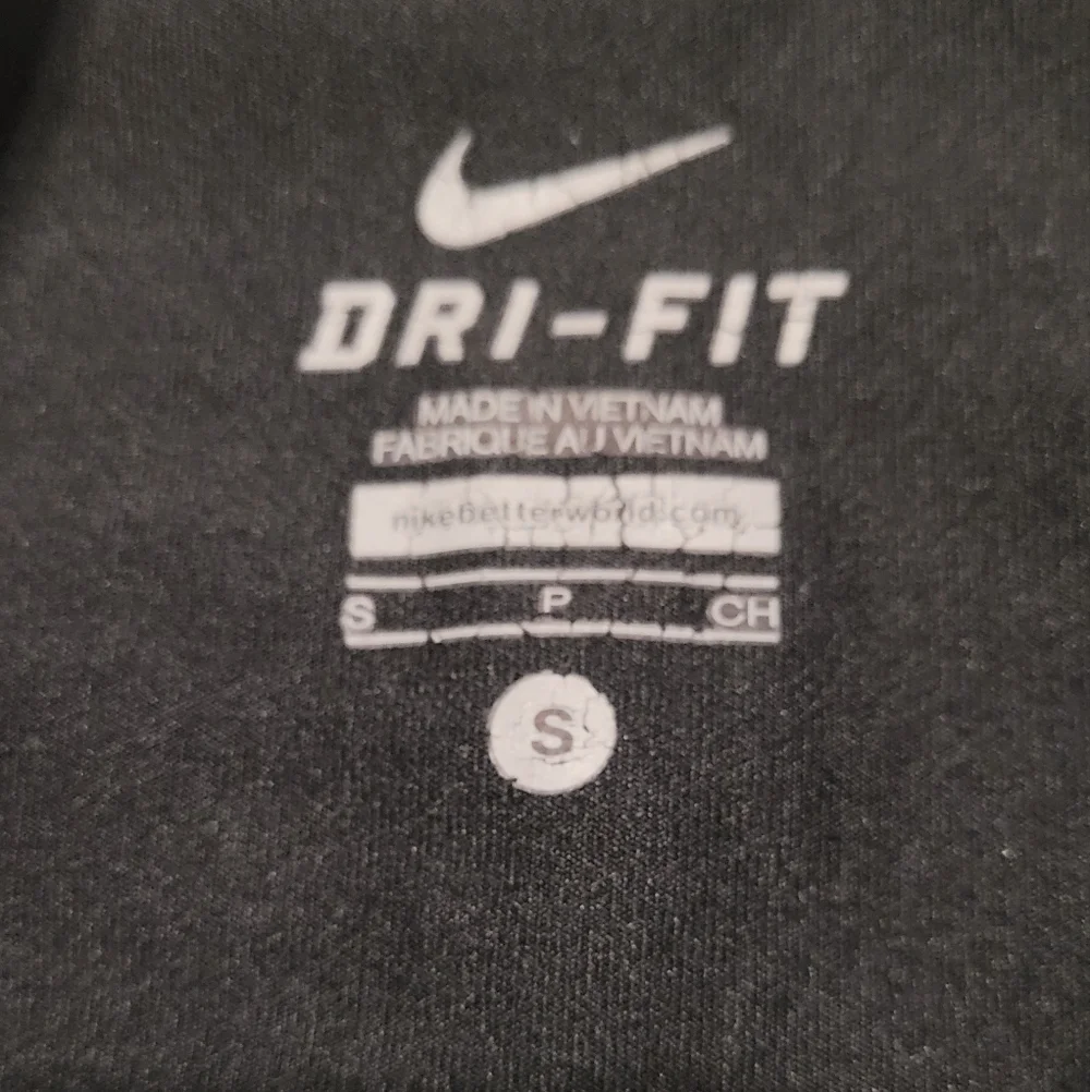 Nike Black Dri Fit Slimming Capri Athletic Yoga Pants Size Small Women